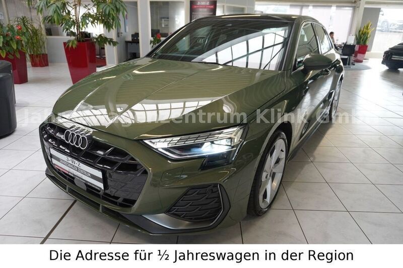 Grün Gebraucht 2024 Audi A3 Sportback S-Line Limousine | 35.990 € (Superpreis) - Bild 1/4