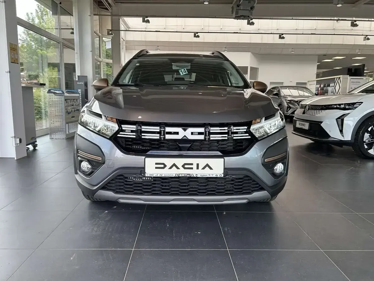 Gebraucht Dacia Jogger Extreme 110 PS (80 kW) 2025 Grau Van / Kleinbus