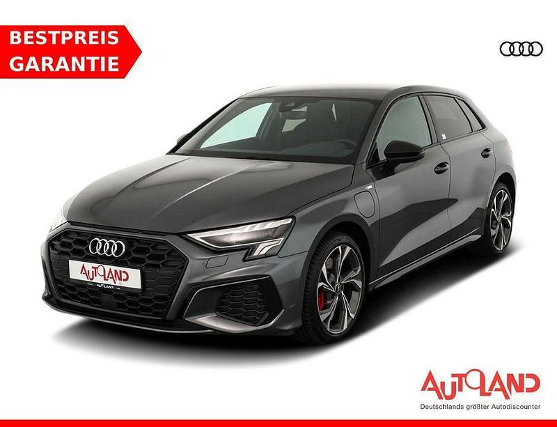 Grau Gebraucht 2022 Audi A3 Sportback S-Line Limousine | 29.950 € (Etwas zu teuer) - Bild 1/4