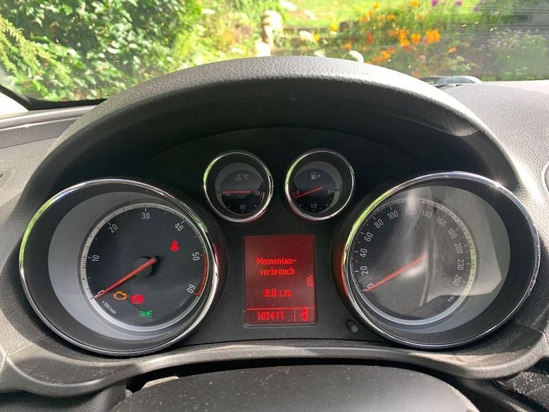 Gebraucht Opel Insignia 131 PS (96 kW) 2011 Braun Limousine