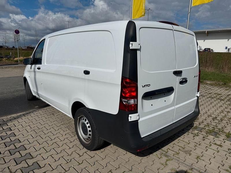Second-hand Mercedes Vito 163 CP (119 kW) 2024 Alb Van