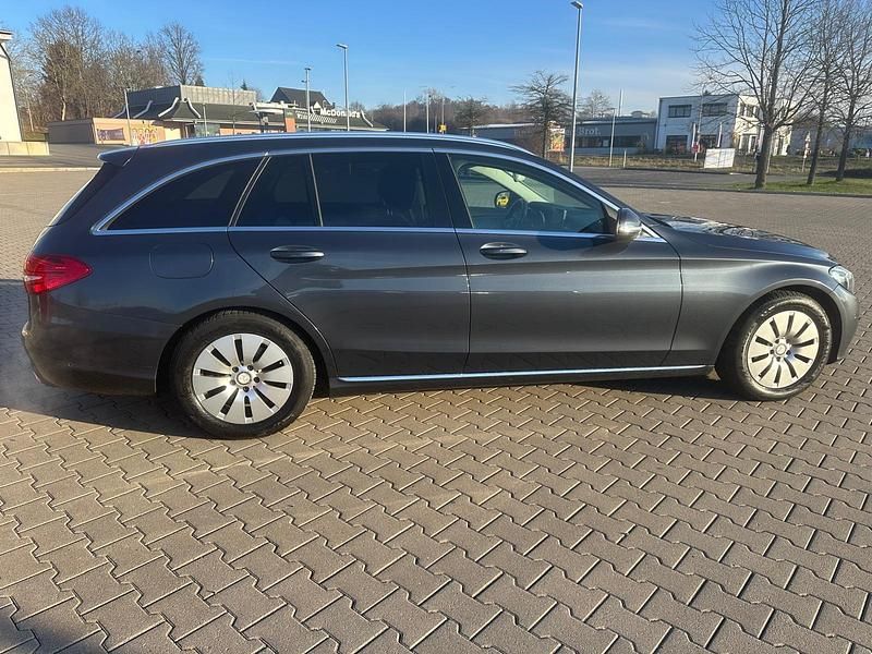 Gebraucht Mercedes C250 204 PS (150 kW) 2016 Grau Kombi