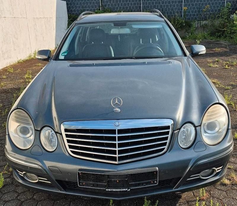 Grau Gebraucht 2007 Mercedes E320 Kombi | 4.490 € (Guter Preis) - Bild 1/4