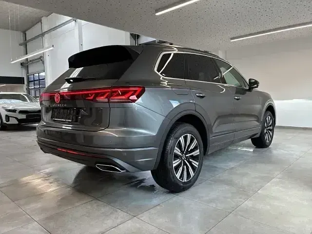Neu VW Touareg Elegance 286 PS (210 kW) 2026 Tamarindenbraun SUV