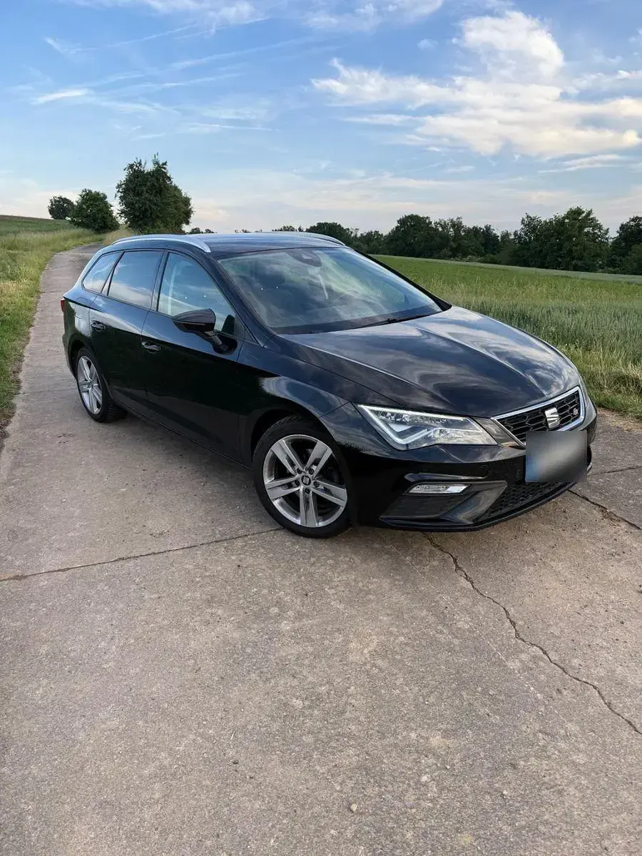 Używany Seat Leon FR 150 KM (110 kW) 2020 Czarny Kombi