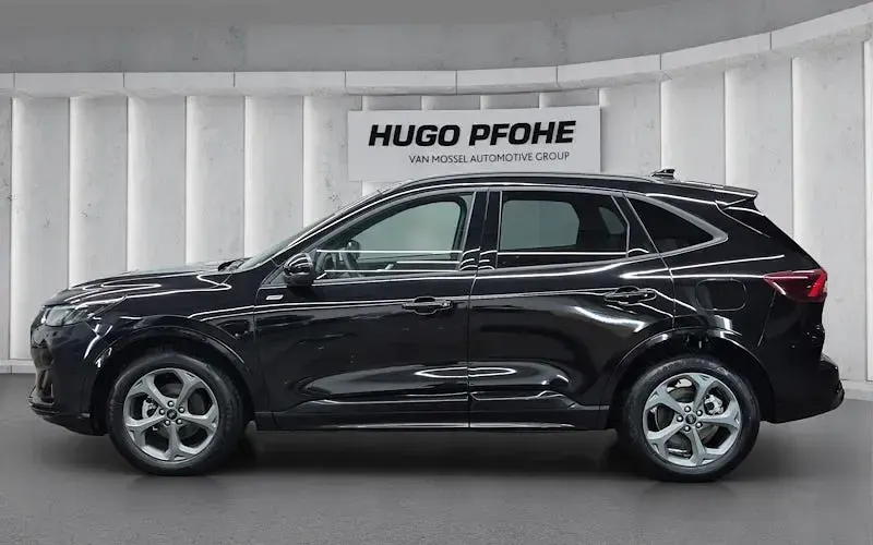 Gebraucht Ford Kuga ST-Line 186 PS (136 kW) 2025 Schwarz SUV