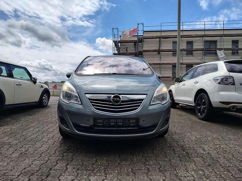 Gebraucht Opel Meriva Design Edition 101 PS (74 kW) 2011 Van / Kleinbus