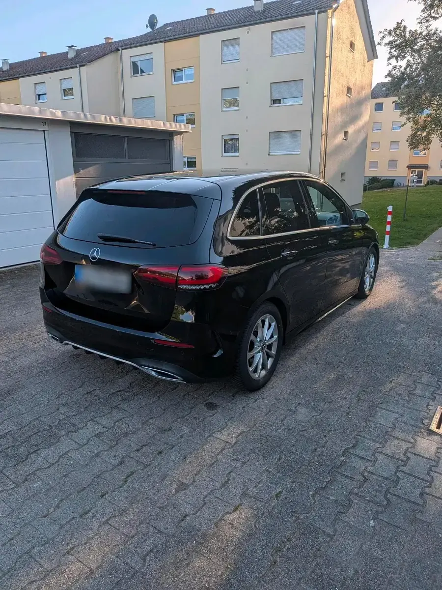 Gebraucht Mercedes B220 AMG line 190 PS (139 kW) 2019 Schwarz Kleinwagen