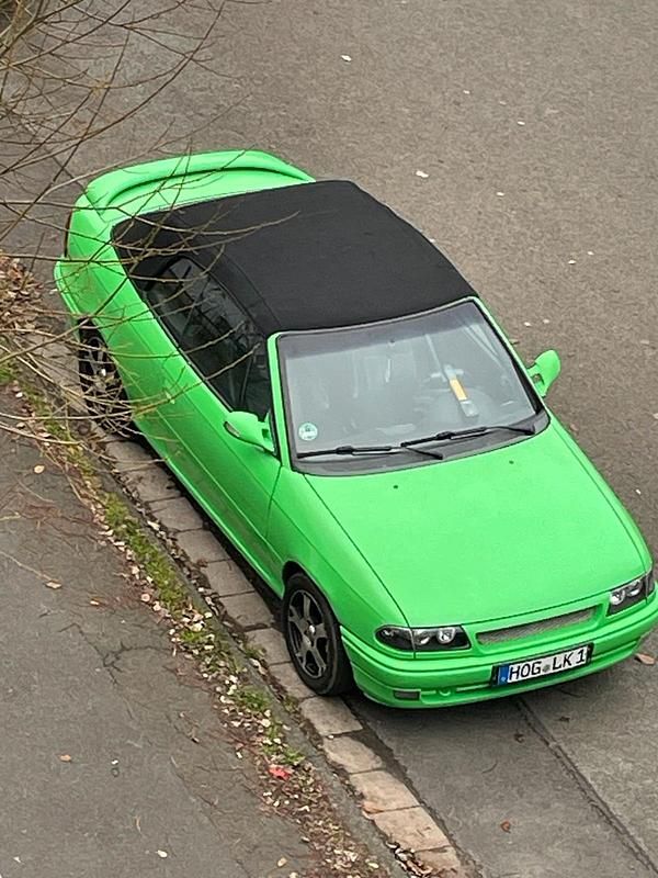 Grün Gebraucht 1996 Opel Astra Cabriolet Cabrio | 1.499 € - Bild 1/4