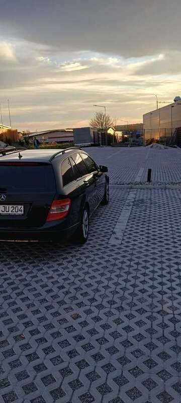 Gebraucht 2009 Mercedes 220 | 2.900 € - Bild 1/4