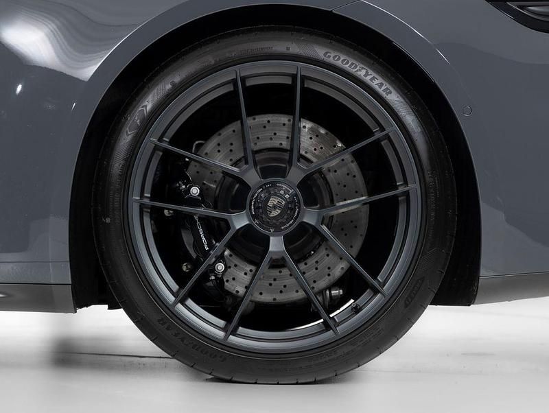 Gebraucht Porsche 911 541 PS (397 kW) 2025 Grau Cabrio