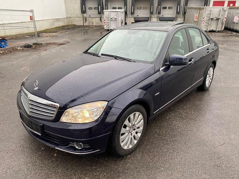 Second-hand Mercedes C200 Elegance 184 CP (135 kW) 2010 Albastru Berlinǎ