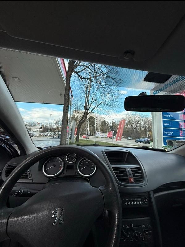 Gebraucht Peugeot 207 88 PS (64 kW) 2007 Schwarz Kleinwagen