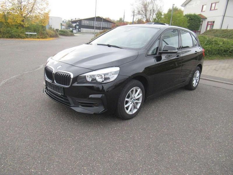 Gebraucht BMW 218 Advantage 140 PS (102 kW) 2019 Bonnetfluidblackmet. Kombi