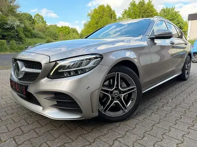 Gebraucht Mercedes C220 AMG 194 PS (142 kW) 2018 Mojavesilber Kombi
