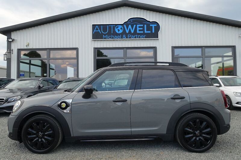 Moonwalk grey (metallic) Gebraucht 2020 Mini John Cooper Works Countryman SUV | 24.990 € (Superpreis) - Bild 1/4