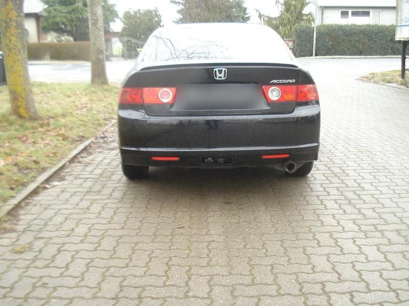 Gebraucht Honda Accord 160 PS (117 kW) 2007 Schwarz Limousine