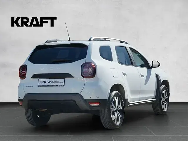 Używany Dacia Duster Journey 150 KM (110 kW) 2022 Biały SUV