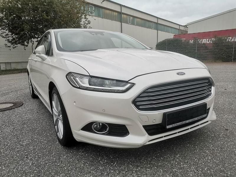 Weiß Gebraucht 2015 Ford Mondeo Limousine | 11.999 € (Guter Preis) - Bild 1/4