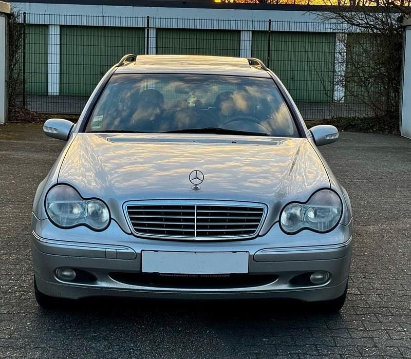 Gebraucht Mercedes C220 Elegance 143 PS (105 kW) 2002 Silber Limousine