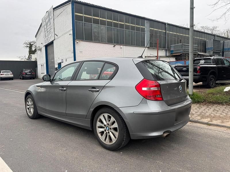 Gebraucht BMW 118 143 PS (105 kW) 2010 Grau Kleinwagen