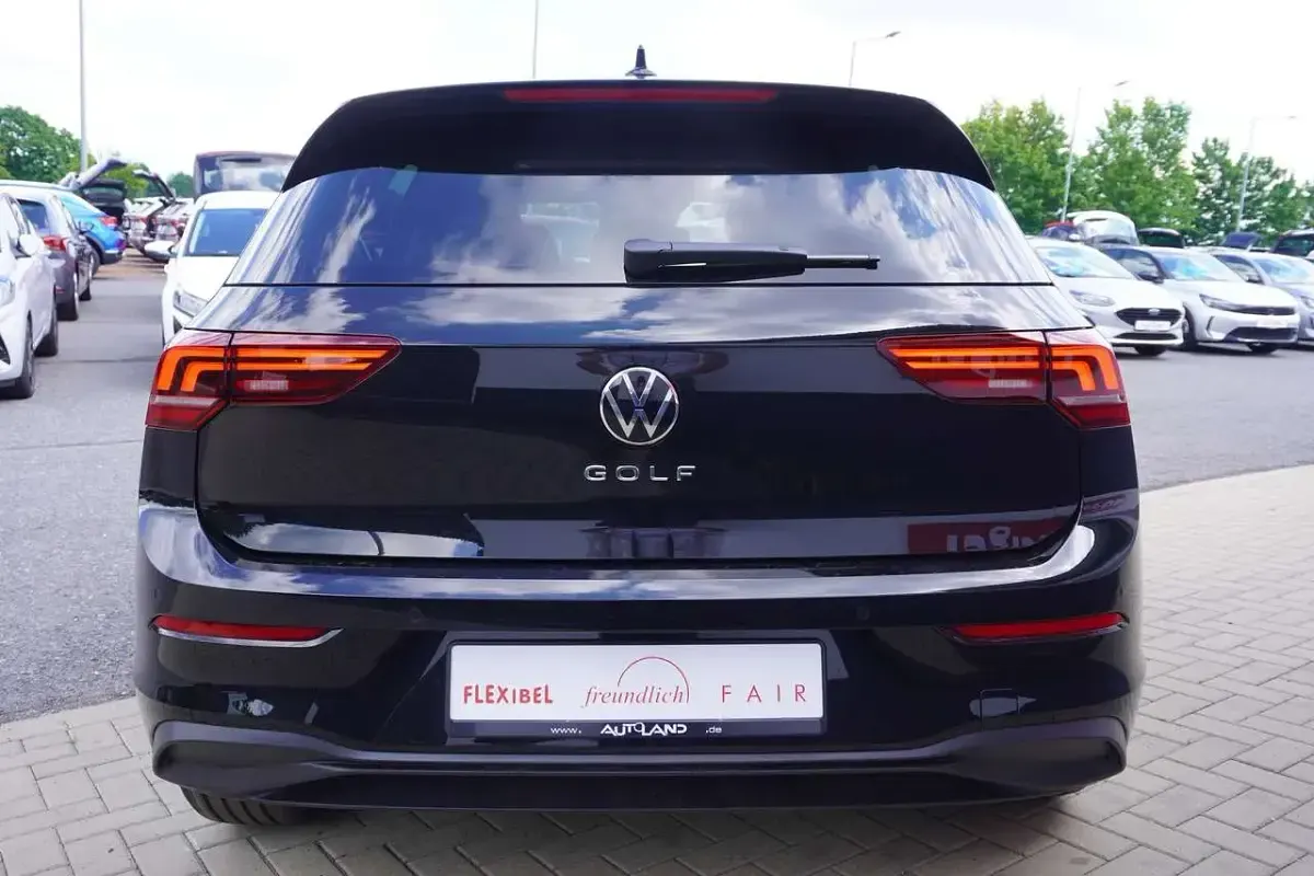 Neu VW Golf VIII 116 PS (85 kW) 2026 Schwarz Limousine