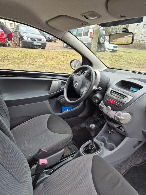 Gebraucht Toyota Aygo 68 PS (50 kW) 2008 Schwarz Kleinwagen