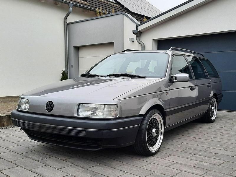 Grau Gebraucht 1993 VW Passat Kombi | 12.999 € - Bild 1/4