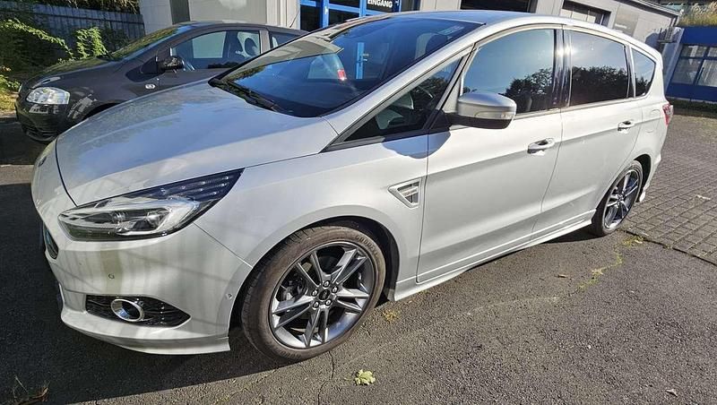 Gebraucht Ford S-MAX ST-Line 190 PS (139 kW) 2018 Silber Van / Kleinbus