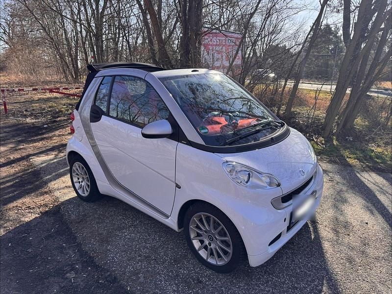 Gebraucht Smart ForTwo Cabrio Passion 71 PS (52 kW) 2012 Weiß Cabrio