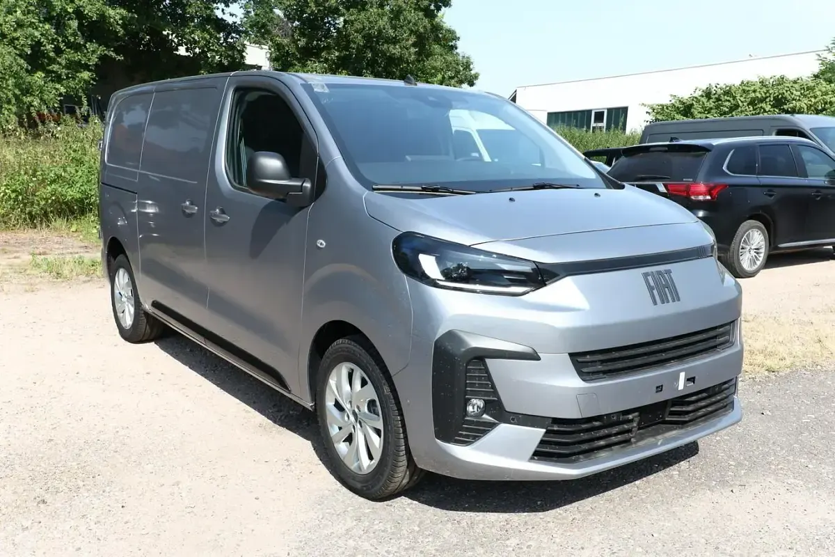 Neu Fiat Scudo 177 PS (130 kW) 2025 Colosseograu metallic Van