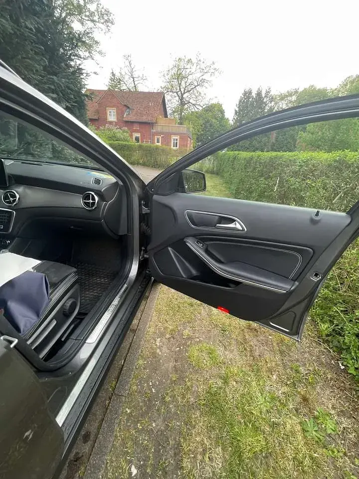 Gebraucht Mercedes GLA180 109 PS (80 kW) 2018 SUV