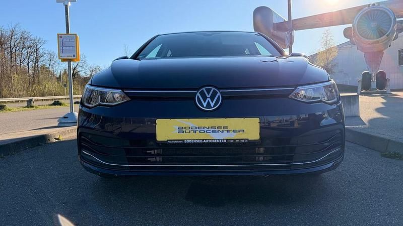 Gebraucht VW Golf VIII Active 150 PS (110 kW) 2022 Blau Limousine