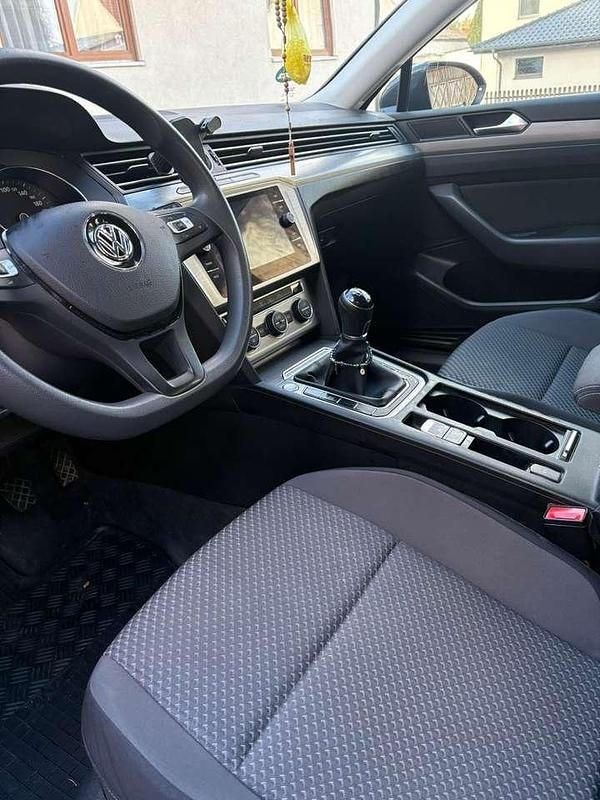 Gebraucht VW Passat Trendline 150 PS (110 kW) 2018 Limousine