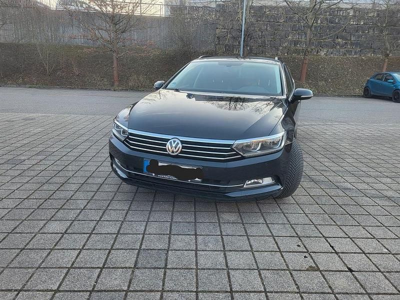 Gebraucht VW Passat Comfortline 150 PS (110 kW) 2018 Schwarz Kombi