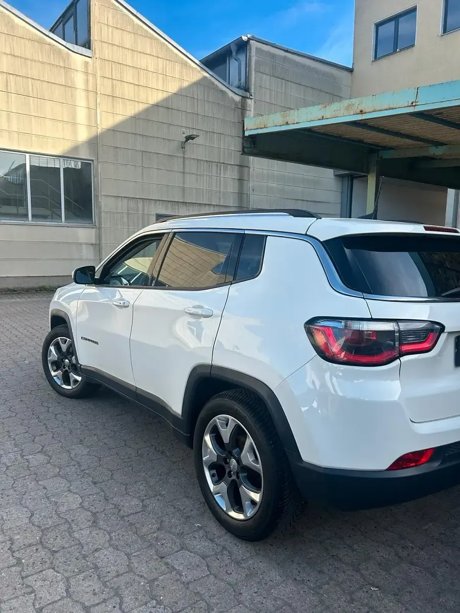 Gebraucht Jeep Compass Limited 140 PS (102 kW) 2018 Weiß SUV