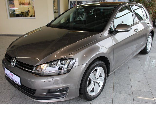 Grau metallic Gebraucht 2015 VW Golf VII Comfortline Limousine | 14.555 € (Fairer Preis) - Bild 1/4