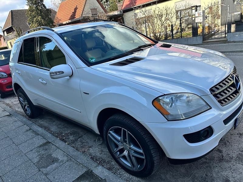 Gebraucht Mercedes ML350 272 PS (200 kW) 2007 Weiß SUV