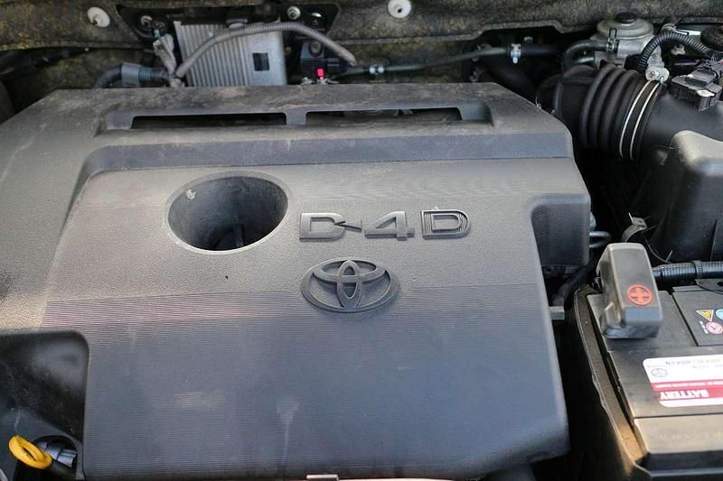 Gebraucht Toyota RAV4 Edition 150 PS (110 kW) 2016 Greyish brown mica metallic (metallic) SUV