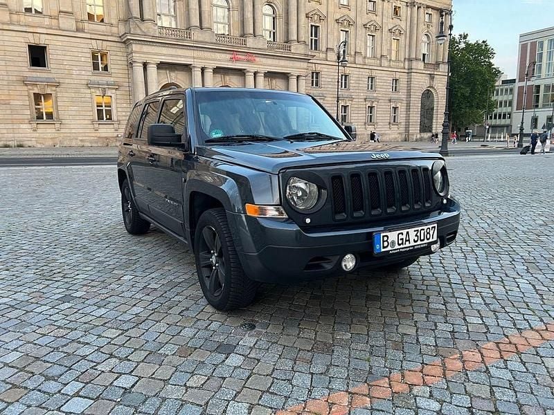 Gebraucht Jeep Patriot Limited 170 PS (125 kW) 2014 Grau SUV