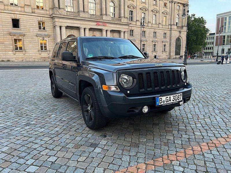 Grau Gebraucht 2014 Jeep Patriot Limited SUV | 9.500 € (Fairer Preis) - Bild 1/4
