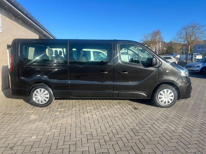 Gebraucht Renault Trafic Expression 145 PS (106 kW) 2016 Schwarz Van / Kleinbus