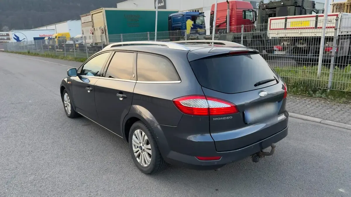Gebraucht Ford Mondeo 136 PS (100 kW) 2010 Silber Kombi