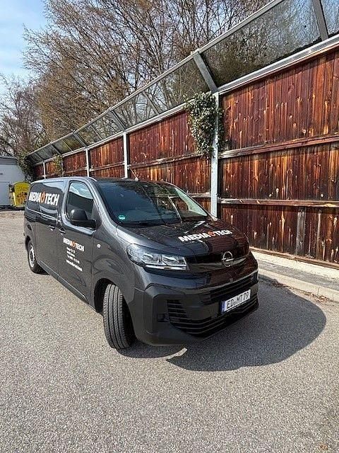 Gebraucht Opel Vivaro 144 PS (105 kW) 2025 Grau Van / Kleinbus