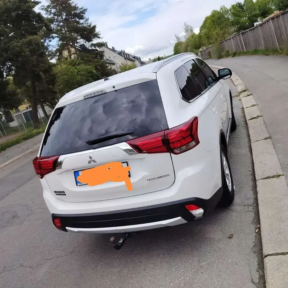 Gebraucht Mitsubishi Outlander Intense 150 PS (110 kW) 2017 Weiß SUV