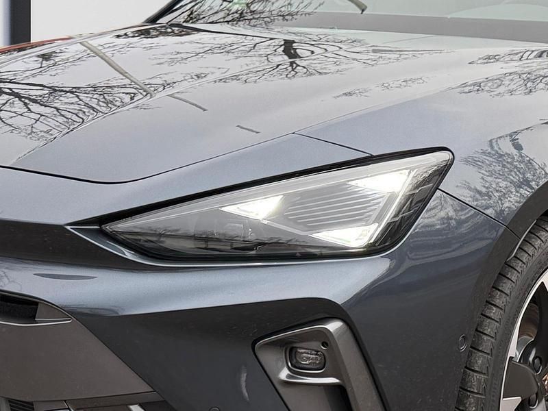 Neu Cupra Leon 150 PS (110 kW) 2025 Grau Limousine