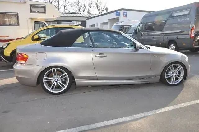 Gebraucht BMW 135 Cabriolet Efficient Dynamics 306 PS (225 kW) 2010 Kaschmirsilber (metallic) Cabrio