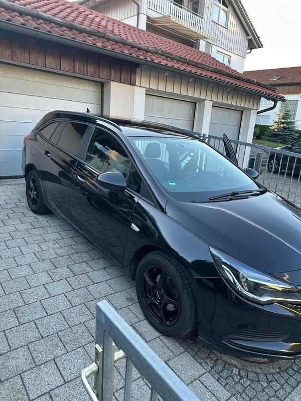 Schwarz Gebraucht 2018 Opel Astra Kombi | 8.500 € (Fairer Preis) - Bild 1/4