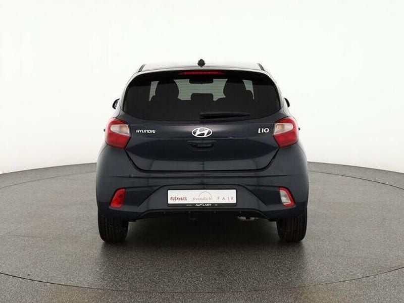Neu Hyundai i10 79 PS (58 kW) 2025 Grau Kleinwagen
