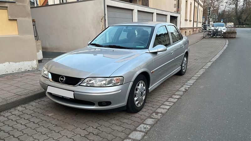 Gebraucht Opel Vectra 101 PS (74 kW) 2001 Silber Limousine